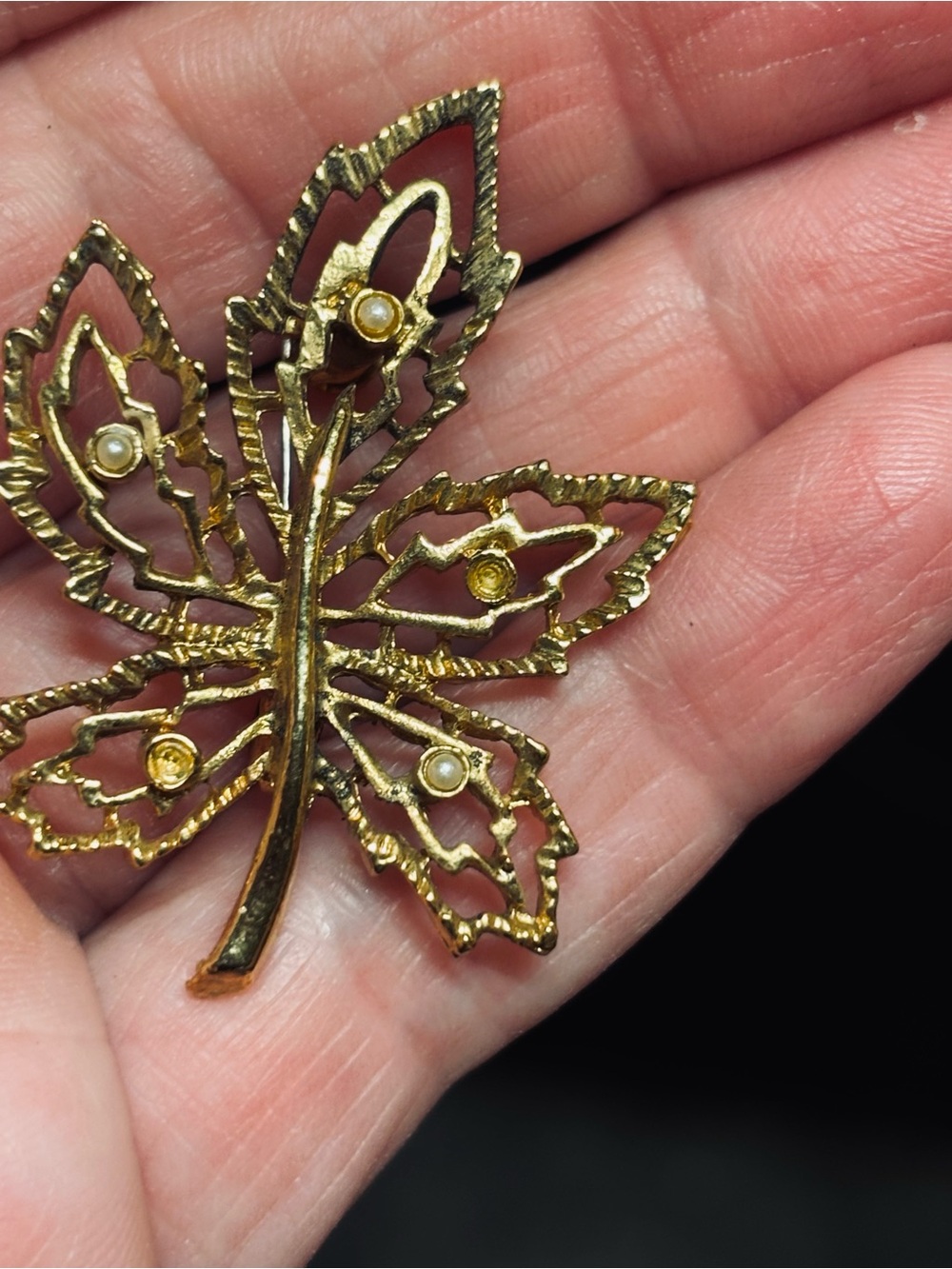 Vintage Gold Tone Maple Leaf Brooch Botanical Nature Fall Pin